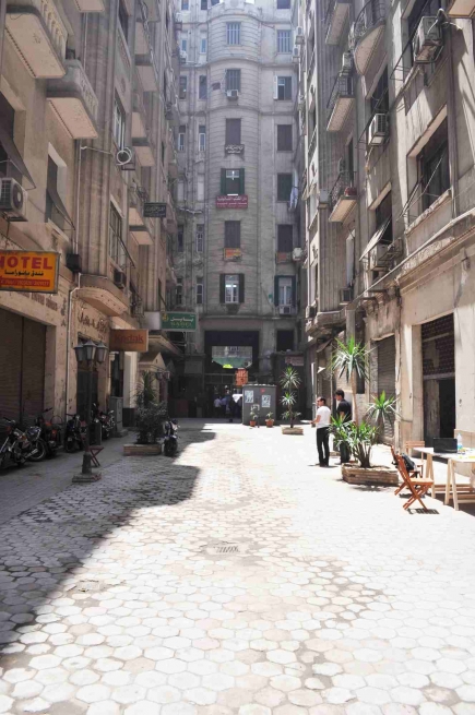 <a class="fancybox" rel="gallery-images" href="https://cuip.clustermappinginitiative.org/sites/default/files/styles/largest/public/1._dsc_0185.jpg?itok=eSediDG6" title="Kodak Passageway before re-design">Enlarge</a><br >Kodak Passageway before re-design