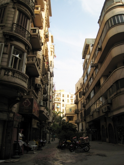 <a class="fancybox" rel="gallery-" href="https://cuip.clustermappinginitiative.org/sites/default/files/styles/largest/public/a11_3.jpg?itok=aBATvd9G" title="ممر المهراني هادئ في العموم و به رجال أمن لقربه من البورصة المصرية">تكبير</a><br >٢٠١٥، أكتوبر ١٨، ٠٣:١٠مساءاً<br>ممر المهراني هادئ في العموم و به رجال أمن لقربه من البورصة المصرية