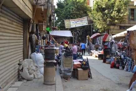 <a class="fancybox" rel="gallery-encroachments-and-territory-markers" href="https://cuip.clustermappinginitiative.org/sites/default/files/styles/largest/public/dsc_0197.jpg?itok=24IFR6vK" title="Stalls are set during the day to sell goods.">Enlarge</a><br >2015, Oct 11, 02:10pm<br>Stalls are set during the day to sell goods.