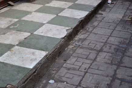 <a class="fancybox" rel="gallery-materials-and-textures" href="https://cuip.clustermappinginitiative.org/sites/default/files/styles/largest/public/dsc_0731_01.jpg?itok=7iooHfr8" title="Tiling">Enlarge</a><br >Tiling