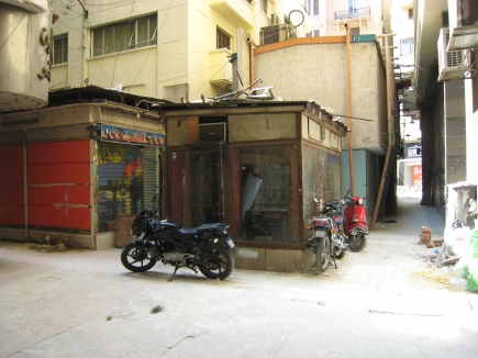 <a class="fancybox" rel="gallery-" href="https://cuip.clustermappinginitiative.org/sites/default/files/styles/largest/public/e14_2.jpg?itok=F5gEFs07" title="A picture taken at the intersection between E13 and E14 Passageways.">Enlarge</a><br >2015, Oct 18, 02:10pm<br>A picture taken at the intersection between E13 and E14 Passageways.