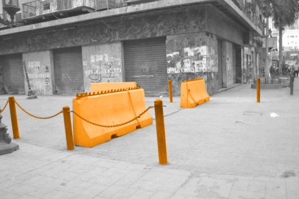 <a class="fancybox" rel="gallery----" href="https://cuip.clustermappinginitiative.org/sites/default/files/styles/largest/public/encroachment_and_territory_marker_yt_01.jpg?itok=YfG9_RA4" title="">تكبير</a><br >