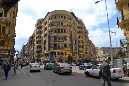 <a class="fancybox" rel="gallery-images" href="https://cuip.clustermappinginitiative.org/sites/default/files/styles/largest/public/shawarbi_block_1_0.jpg?itok=At9Q4oBh" title="منظر عام لبلوك طلعت حرب من شارع ٢٦ يوليو.">تكبير</a><br >٢٠١٥، أكتوبر ٢٨، ٠١:١٠مساءاً<br>منظر عام لبلوك طلعت حرب من شارع ٢٦ يوليو.